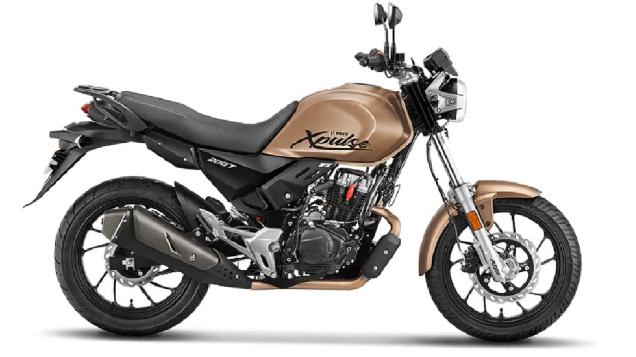 Hero Xpulse 200T | While the Xpulse 200 was given a 4-valve iteration a while ago, Hero’s road-going version was yet to see any update. Hero is now all set to launch the Xpulse 200T updated with its new 4-valve engine. In terms of design, there will be subtle tweaks to differentiate the two bikes since, like the 200, it will be sold alongside the 2-valve variant. The power plant on the 200T is the same 199.6cc 4-valve single-cylinder that is present in the 200 4V. This produces 18.8 hp of maximum power and 17.35 Nm of peak torque. These numbers are higher than the current output, but it should make cruising a little more enjoyable. The bike rides on 17-inch alloys while suspension duties are handled by a telescopic front fork and a monoshock at the rear. The features list may not be any different, but you do get Bluetooth connectivity with turn-by-turn navigation just like before. (Image source: Hero MotoCorp)