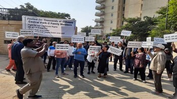 Residents protesting at Central Park-2 society in Gurugram.