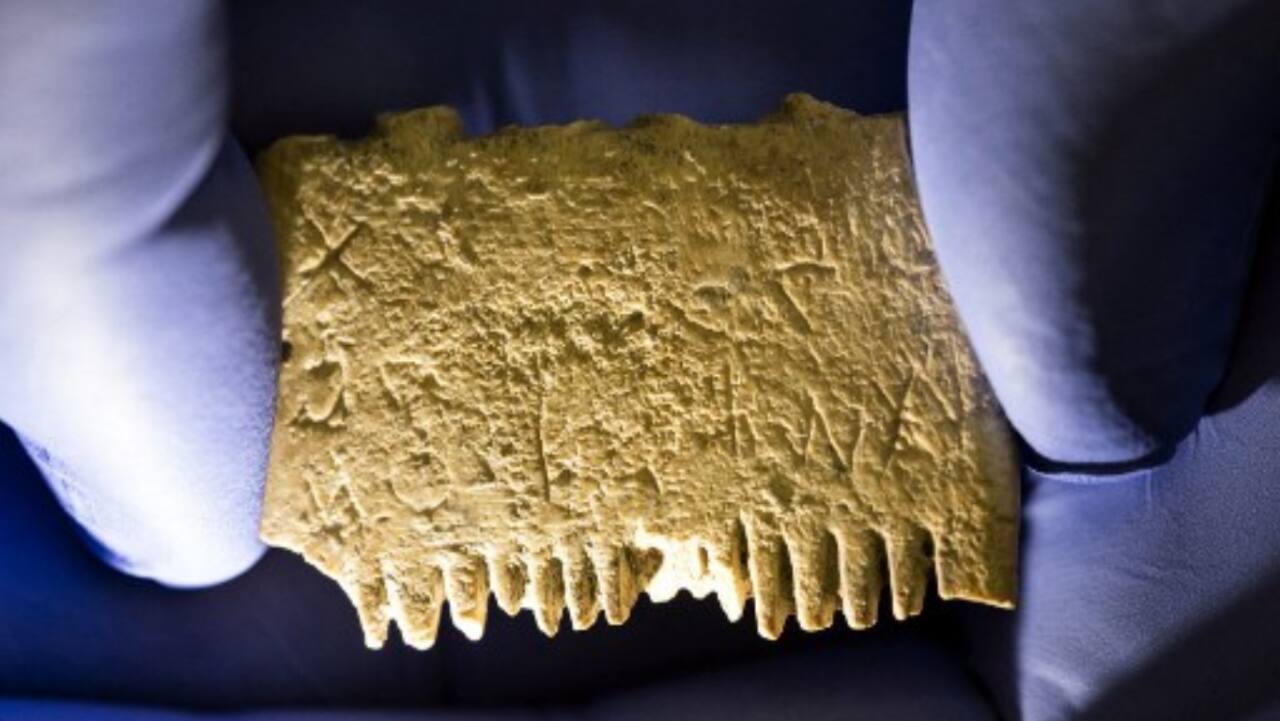 3,700-year-old ivory comb found inscribed with a 'spell' to eradicate beard lice