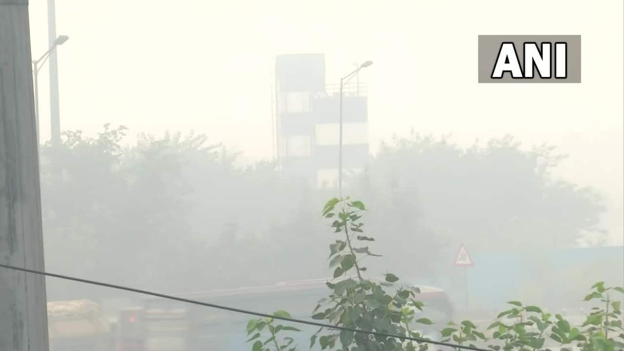 In Pics Shocking Visuals As Haze Blankets Delhi Air Quality Turns ‘severe Again 5694