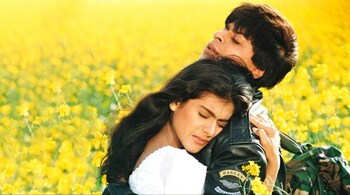 A still from Dilwale Dulhania Le Jayenge (1995)