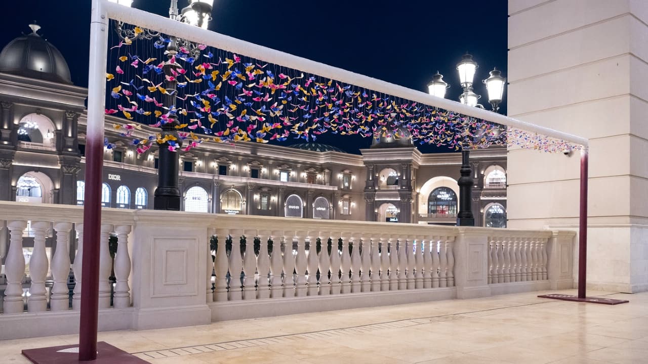 The Shine of Transformation: Uruguay goalpost by Josefina De León at Place Vendôme.