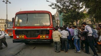Commuters boarding a MSRTC bus in Mumbai (Representative image)