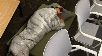 A Twitter employee was photographed sleeping on the floor (Image credit: @evanstnlyjones/Twitter)