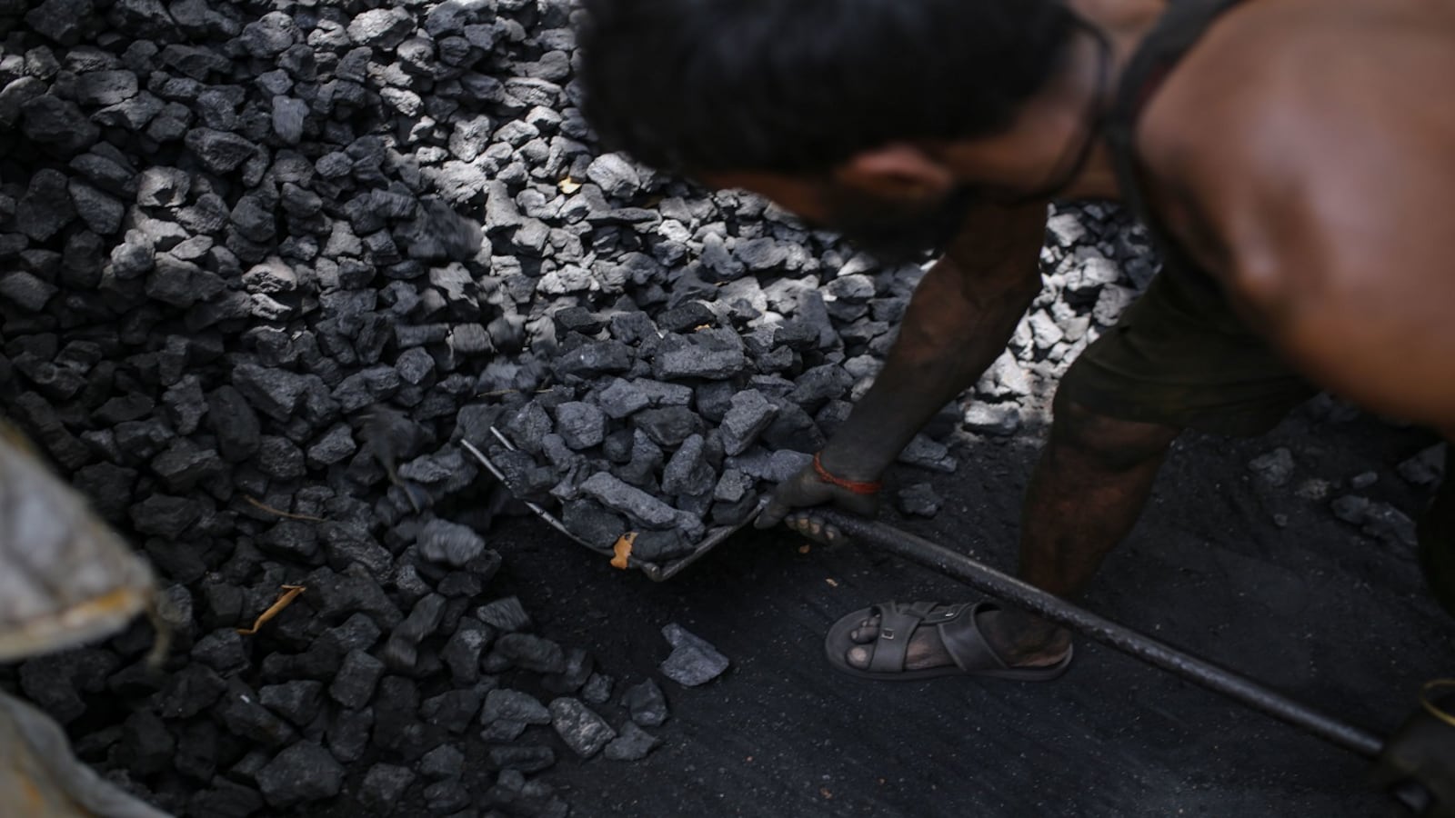 singapore's sembcorp accused of greenwashing in india coal-powered asset sale