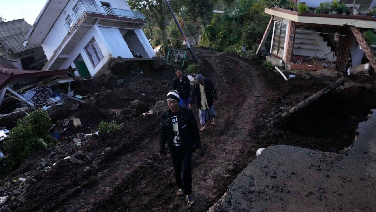 In November, a shallow 5.6 magnitude earthquake struck Indonesia's main Java island, killing 334 people and injuring nearly 600. (Image: AP)