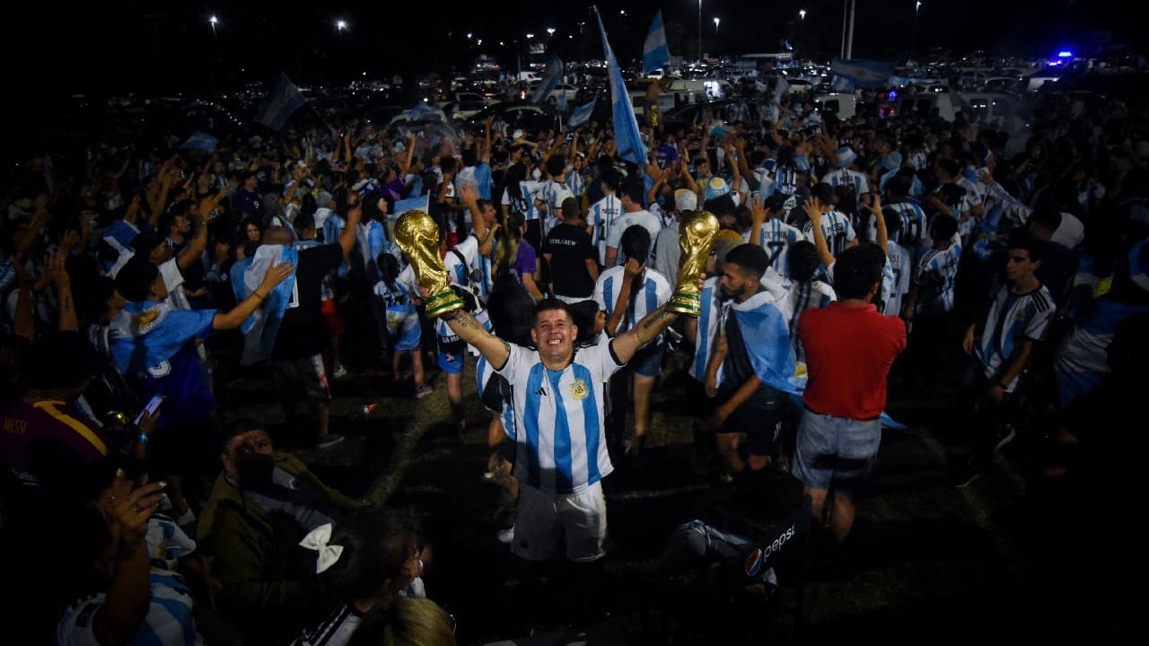 President Alberto Fernández declared a national holiday on December 20 so the country could celebrate the victory. The day after the streets of Argentina turned into massive parties following the Sunday victory, many kept a close eye on the flight that brought the players home to celebrate. As the plane got closer to Argentine soil, almost 200,000 people were tracking its path online and news channels gave live coverage of the arrival. (Image: Reuters)