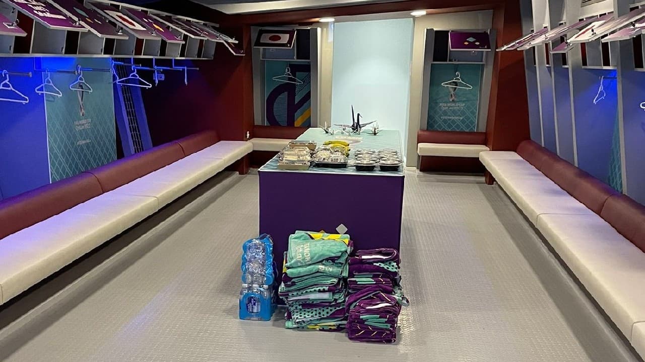 Although it's nothing new for the Japanese, it always surprises everyone else. Players have been seen setting the same standards as they tidy the dressing room and leave thank-you notes. (Image: FIFA) (With inputs from agencies)