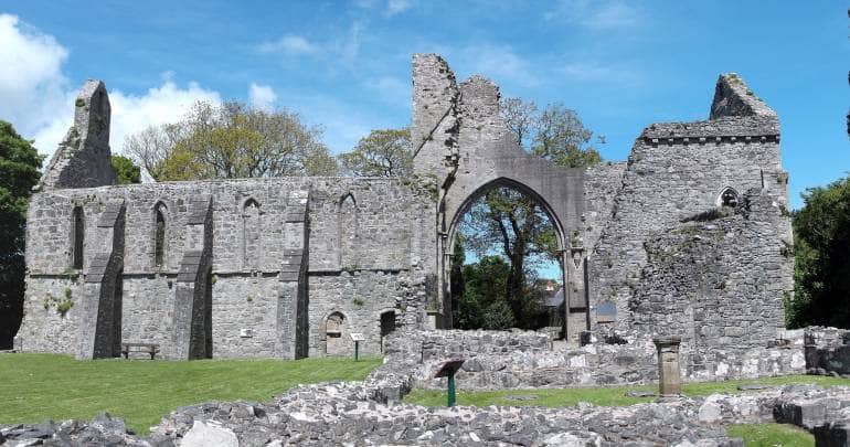 Medieval ruins of GreyAbbey. (Photo: Wikimedia Commons)