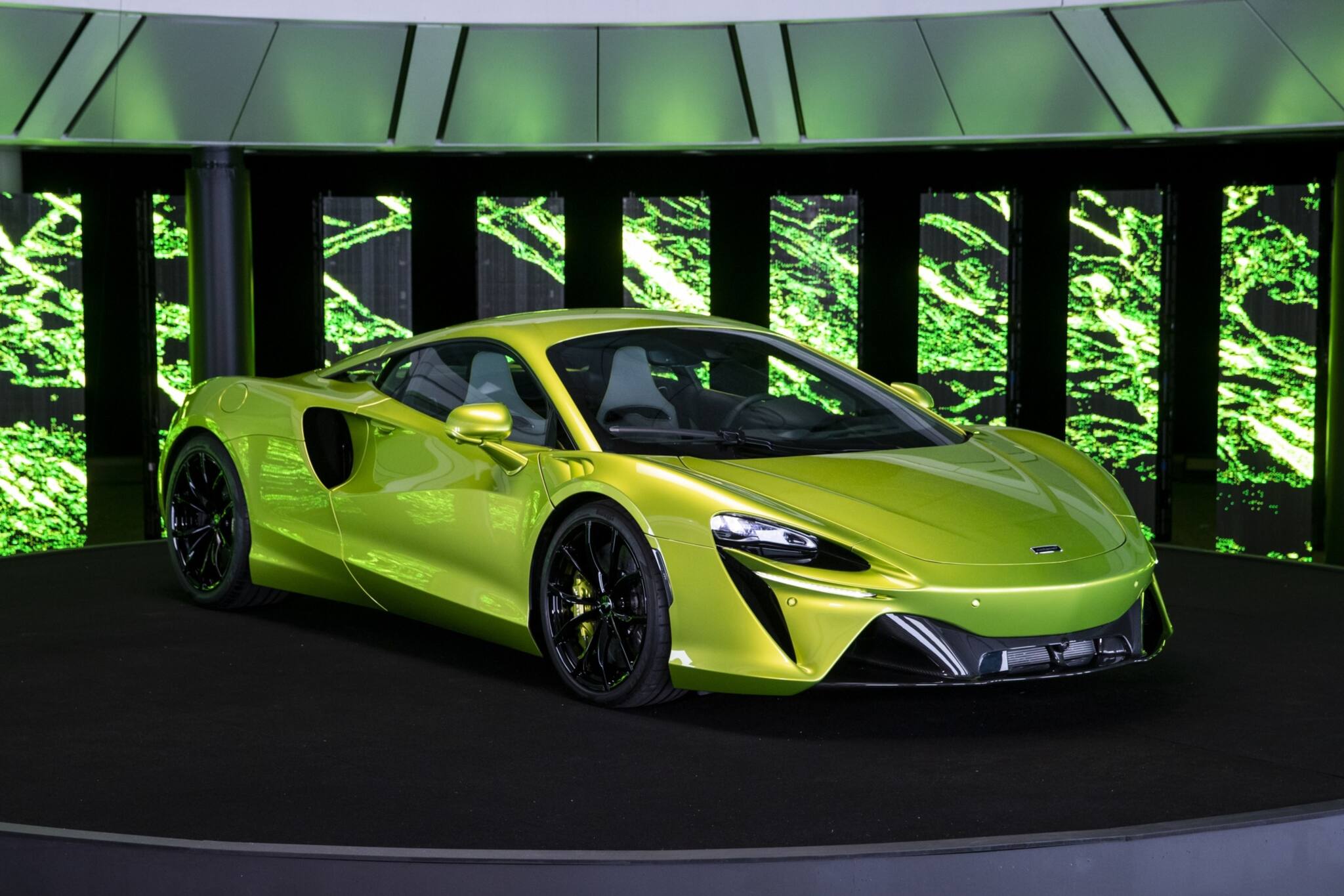 McLaren sells historic cars to raise cash for new supercar