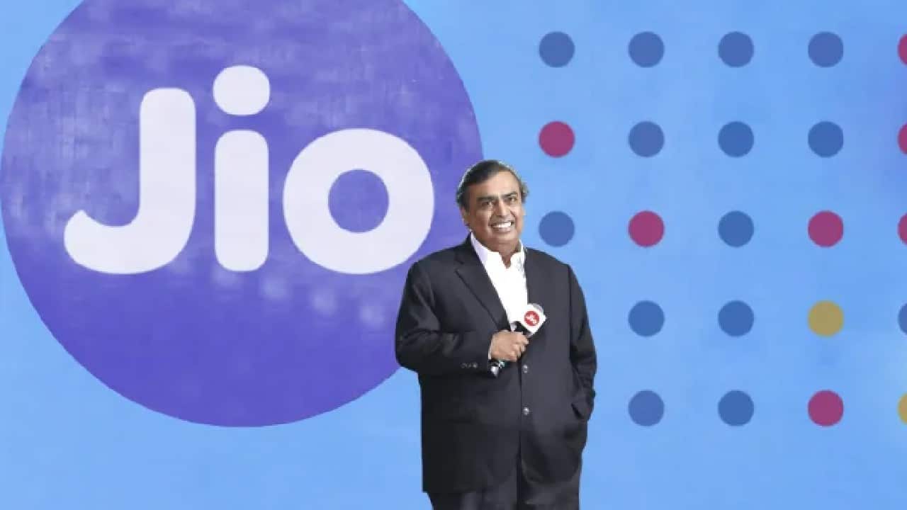 RIL Q3: Consumer business continues to scale new highs even as traditional business rules