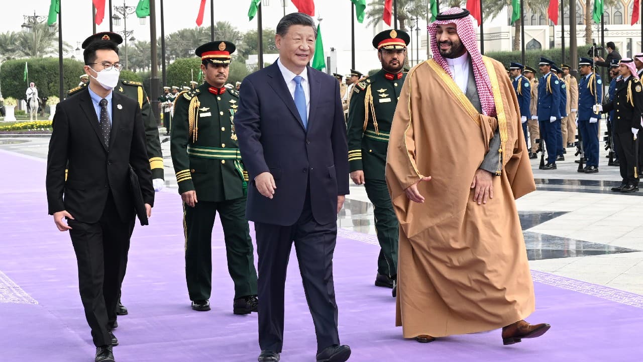 China’s Xi Jinping received a grand welcome by Saudi Arabia’s Crown Prince Mohammed bin Salman in capital Riyadh. (Image: Twitter @SpokespersonCHN) (With inputs from agencies)