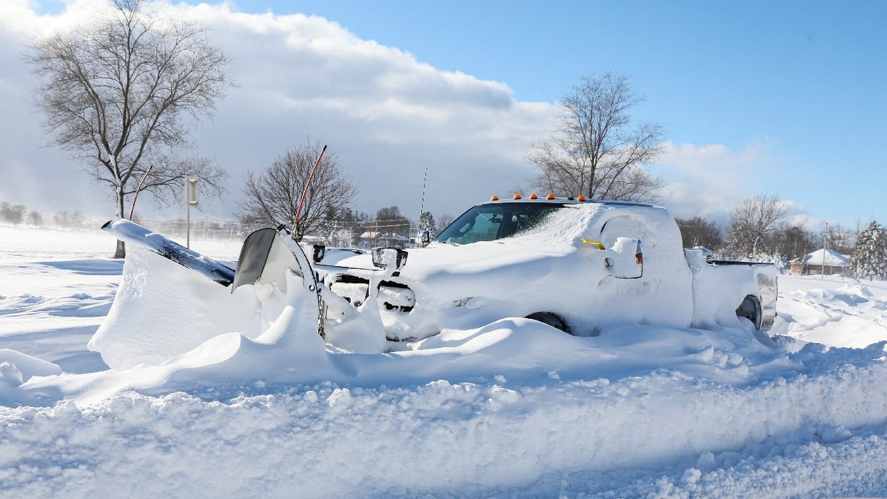 Accounts also emerged of residents who welcomed in strangers caught outdoors at the height of the blizzard and spent much of the holiday weekend with them. One was a barbershop owner who told the Buffalo News he sheltered 40 people the first night of the storm and about 30 the next. (Image: Reuters)
