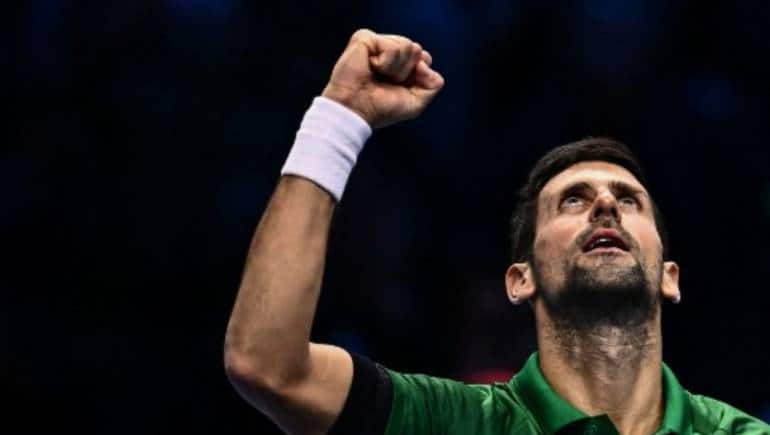 Watch Novak Djokovic grooves to Nadiyon Paar at World Tennis League in Dubai