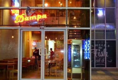 Dampa Bay Seafood Grill, Dubai. (Photo: Wikimedia Commons)