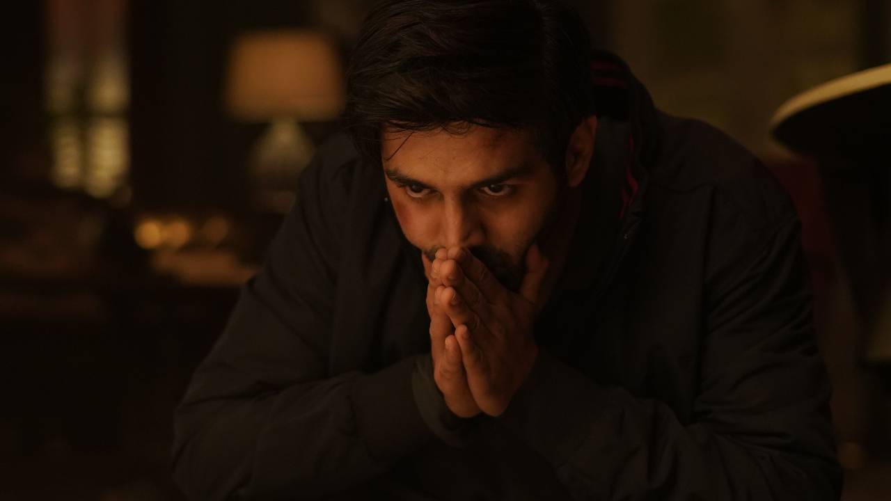 'Freddy' Review | Kartik Aaryan in a Parsi anti-hero story that could match the pain of a root canal