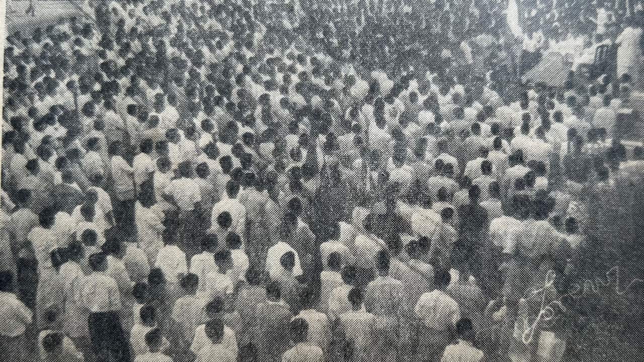 A crowd had gathered in Margao to celebrate Goa’s freedom. Several such meetings were held across the state. (Photo courtesy of Krishnadas Shama State Central Library, Goa)