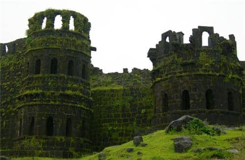 Remains of the Portuguese-built Korlai Fort, Alibaug.