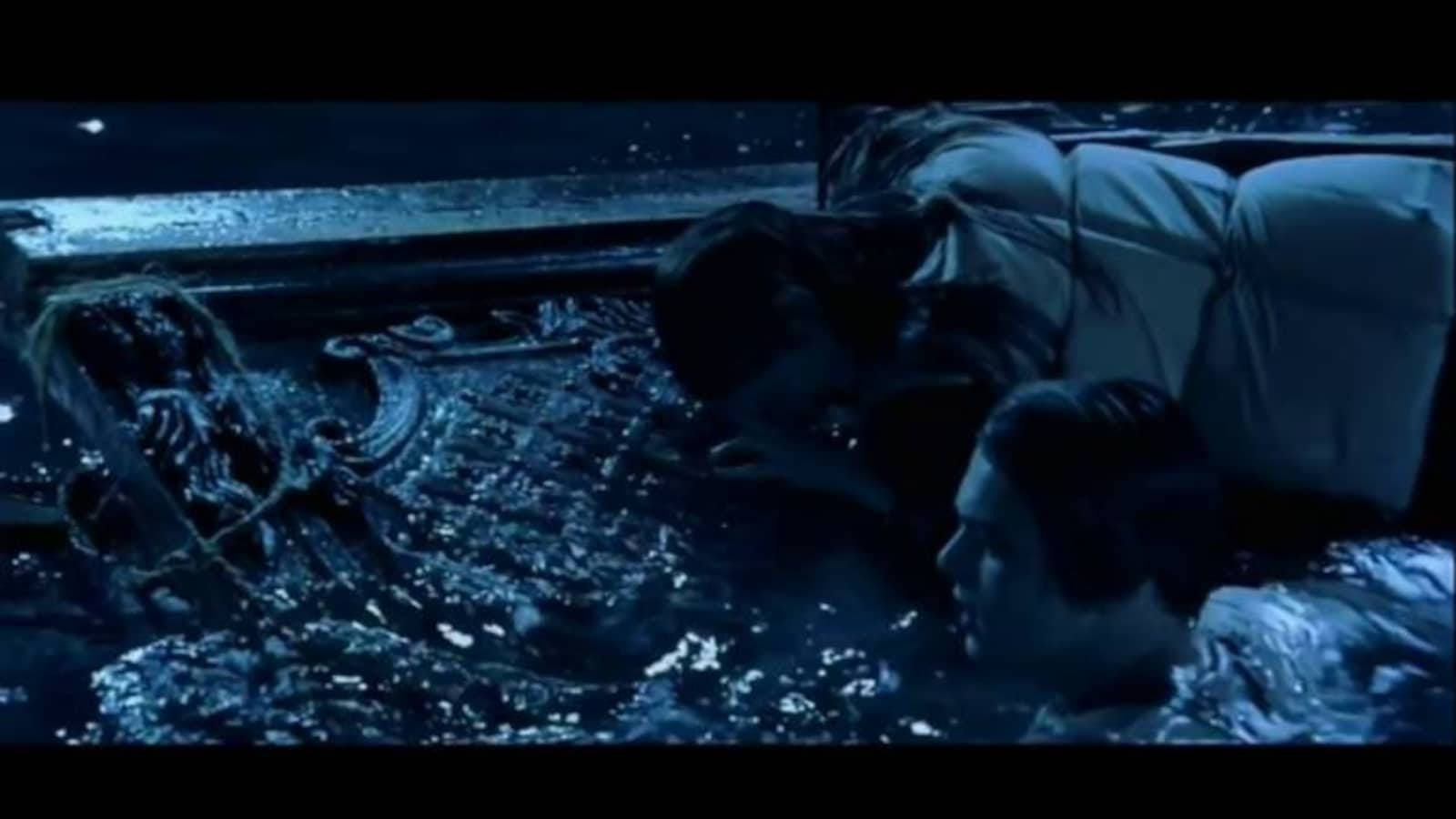 Jack and Rose Weren't on a Door in Titanic and It Would Have Sunk