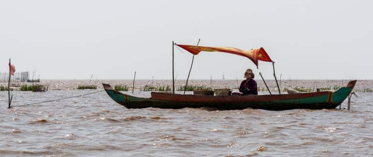 Fishing on Tonlé Sap lake, Cambodia. (Photo: Daniel Hansen via Unsplash) 
