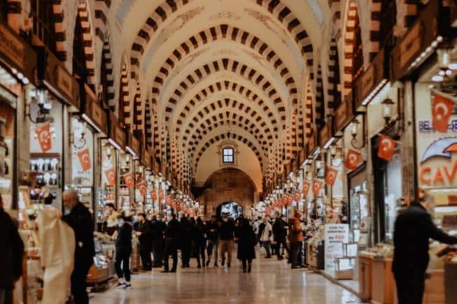 12 best cities for shopping in India and overseas