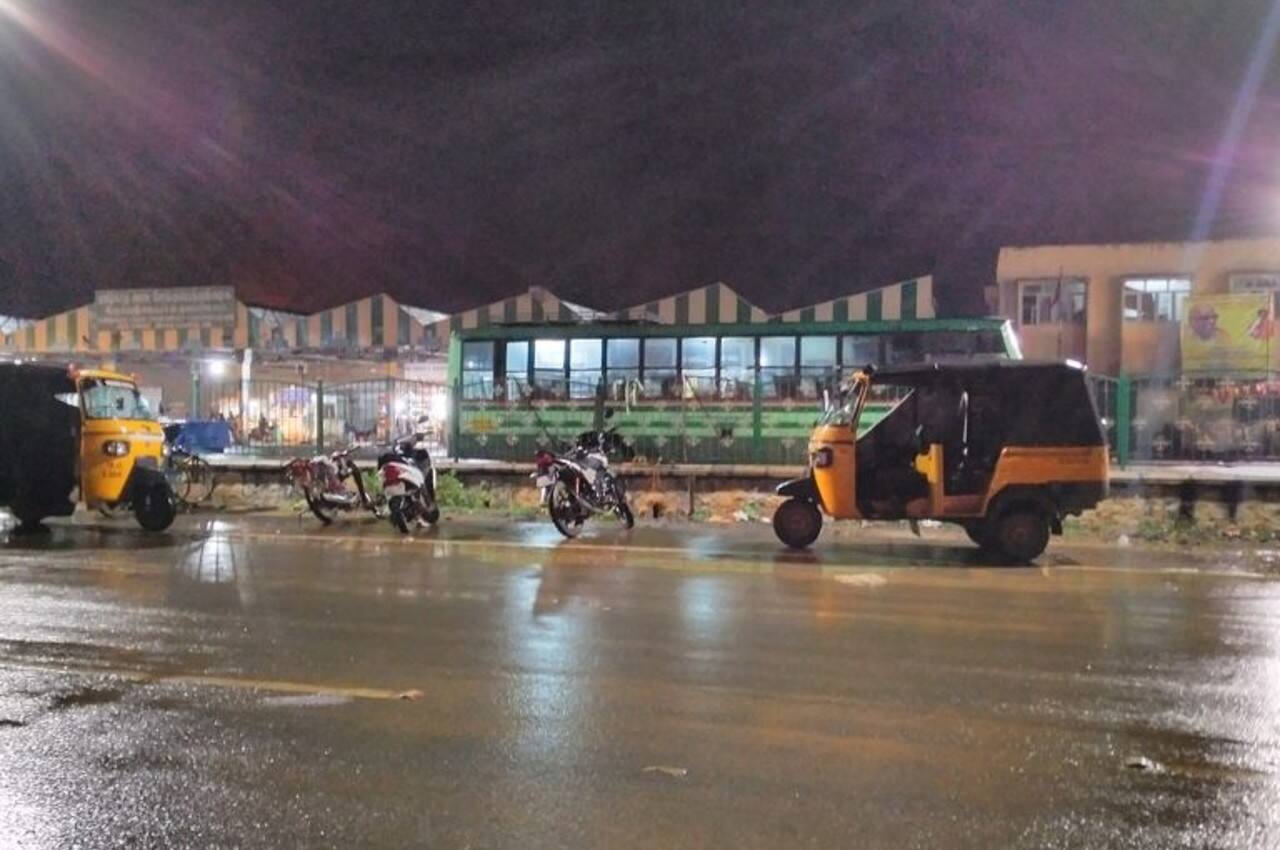 Rain in Ooty. The complex nature of aerosols often results in studies showing contradictory effects on rainfall. Some show increased rainfall, while others point to declining precipitation in the Ghats. Photo by Nandhan k dinesh/Wikimedia Commons.