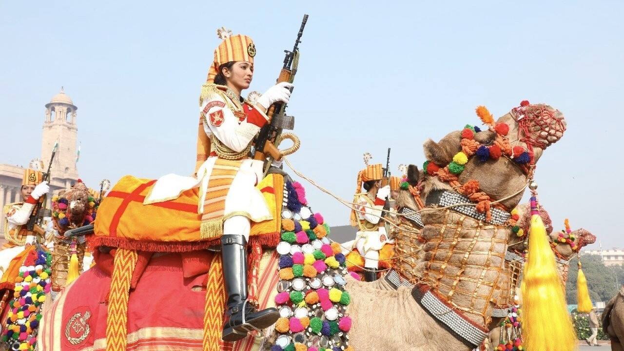 This is the first time, BSF Mahila Camel Riders as part of BSF camel contingent will march on Kartavya Path. (Image: Twitter @airnewsalerts)