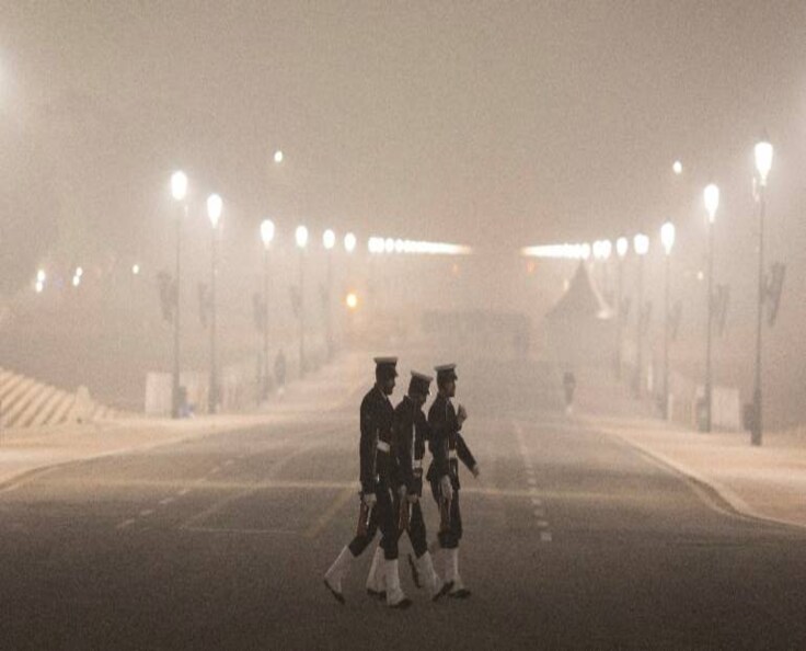 Delhi sees moderate fog, minimum temperature settles at 8.9 degrees Celsius