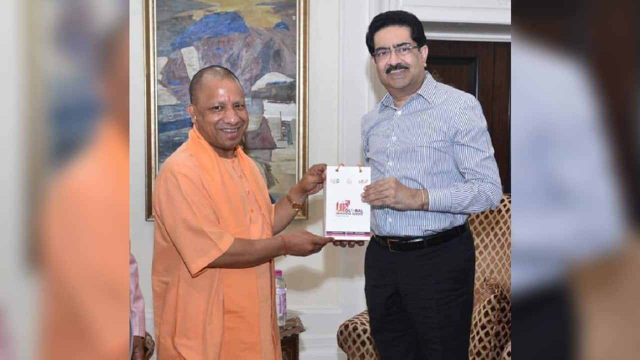 UP CM Yogi Adityanath also met Aditya Birla Group Chairman Kumar Mangalam Birla, who sought the government’s support for setting up a convention center in Noida and said that it would be one of the largest convention centres in the world. Birla Group appreciated the sectoral policies of UP and the chairman shared his action plan with the Chief Minister for investment in food processing, data centres, warehousing and logistics, and the solar energy sector. (Image: Twitter @myogioffice)
