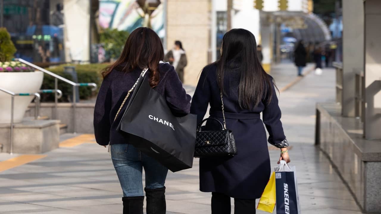 World’s biggest luxury spenders are label-loving Koreans
