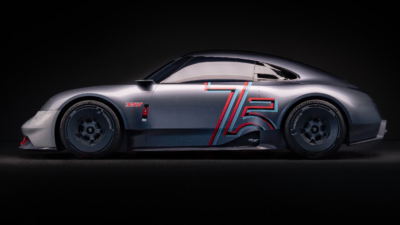 The naturally aspirated six-cylinder boxer engine theoretically draws 368 kW (500 PS) from 4 litres of displacement, that produces 493 hp of peak power. The high-speed mid-engine would be designed for operation with e-fuels. (Image: Porsche) The naturally aspirated six-cylinder boxer engine theoretically draws 368 kW (500 PS) from 4 litres of displacement, that produces 493 hp of peak power. The high-speed mid-engine would be designed for operation with e-fuels. (Image: Porsche)