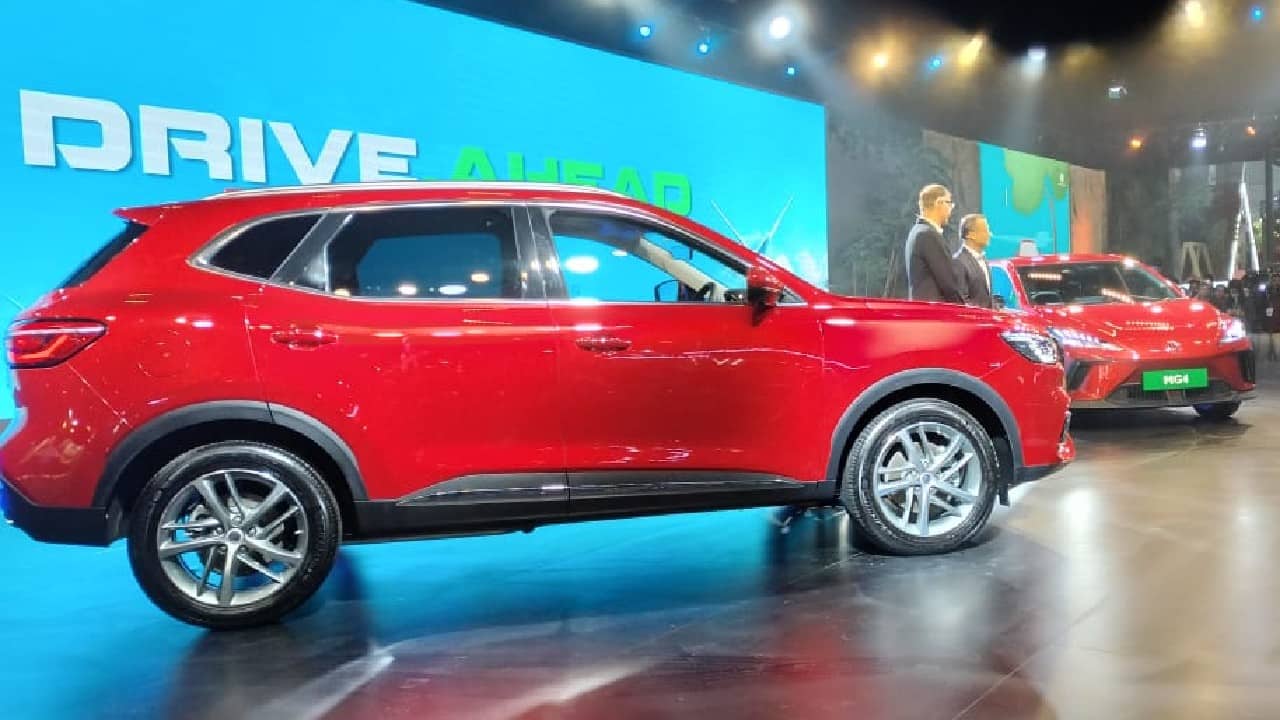 The company also unveiled two technologically advanced, high-safety, and zero-emission electric vehicles (EVs) - the MG4, a pure-electric hatchback EV, and the MG EHS, a plug-in hybrid SUV - supporting its stance as an Auto-tech brand during the show. Both MG4 and the MG EHS underscore MG’s resolute commitment to strengthening EV adoption in the country.