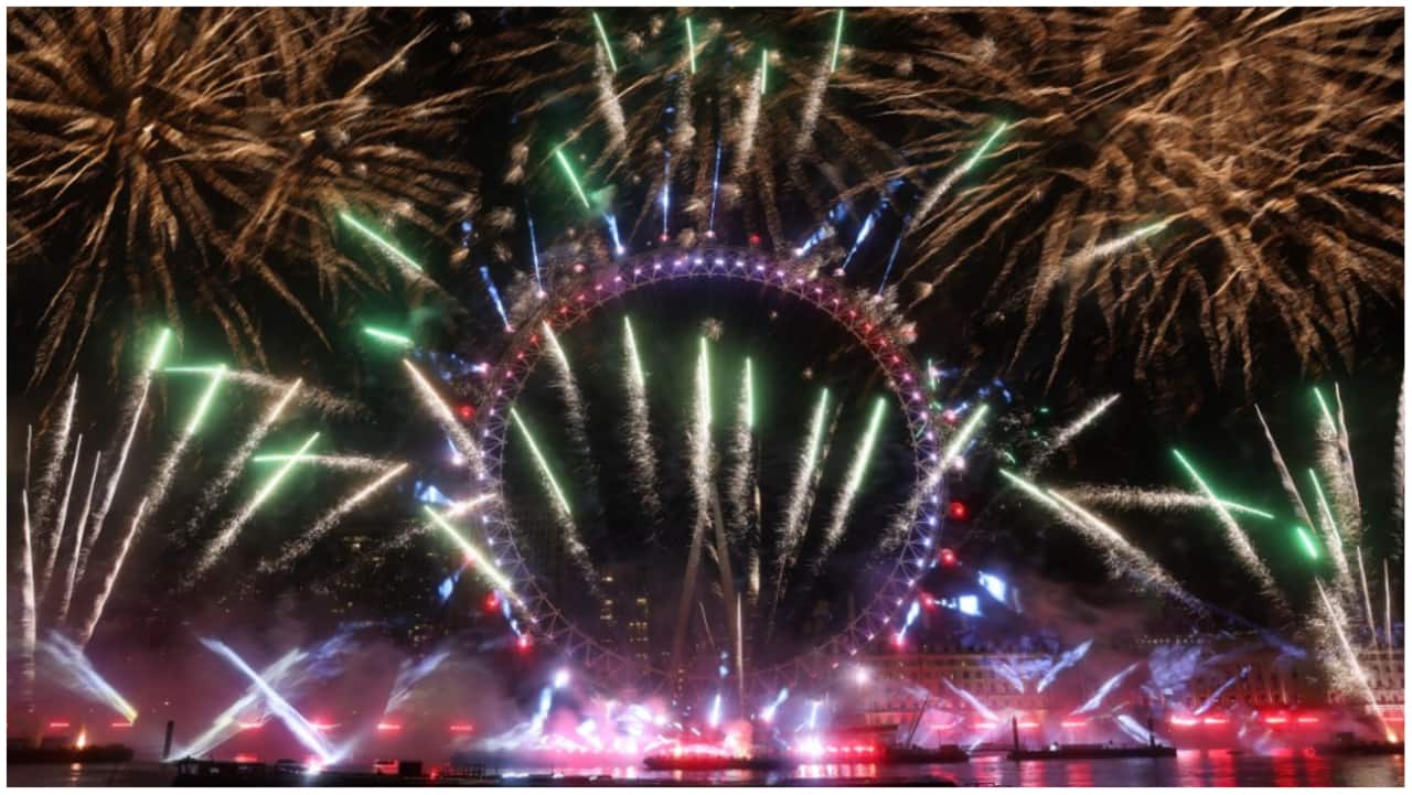 Happy New Year: Spectacular fireworks mark the beginning of 2023