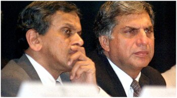 RK Krishnakumar (left), a confidant of Ratan Tata (right), passed away. (File image)