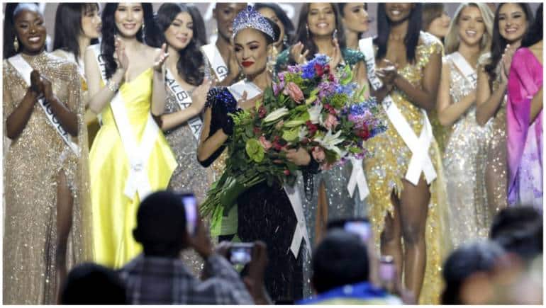 Miss Universe Pageant Puts Costumes and Gowns on Display - Threads
