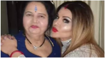 Rakhi Sawant with her mother Jaya Bheda. (Image credit: Instagram)