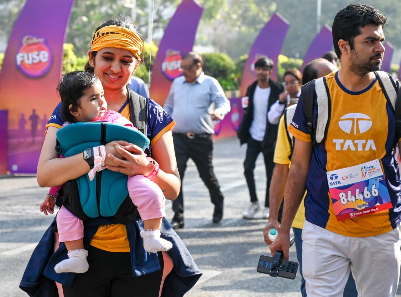 Participants take part in Dream Run during the Tata Mumbai Marathon 2023 at Marine Drive on Sunday. Photo: EMMANUAL YOGINI