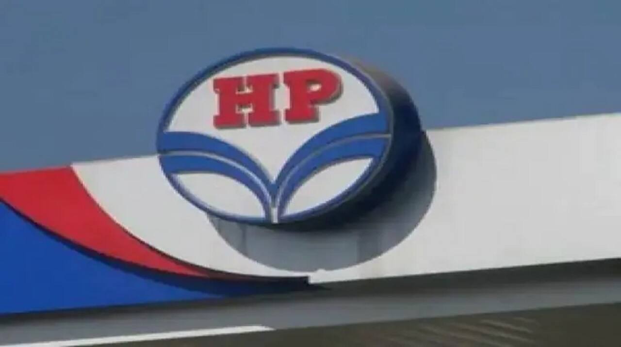 Hindustan Petroleum Corporation No. of large-cap funds that held the stock: 5 Sample of large-cap funds that held the stock: HDFC Top 100, Mirae Asset Large Cap and SBI BlueChip 