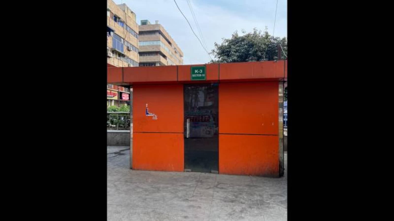 Noida tea-seller who bagged a kiosk for Rs lakh monthly rent backs out Noida tea-seller who bagged a kiosk for Rs lakh monthly rent backs out