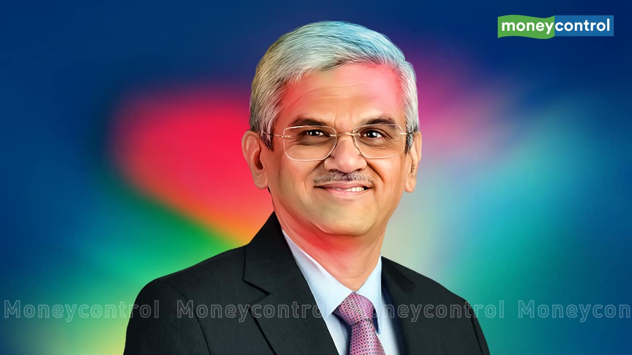 Got Rs 10 lakh to invest? Lovaii Navlakhi outlines the best options for 2023 Got Rs 10 lakh to invest? Lovaii Navlakhi outlines the best options for 2023