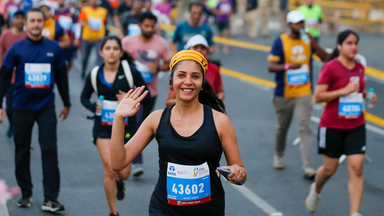 Tata Mumbai Marathon 2023 participants passing through Marine Drive on Sunday. (Photo by Emmanual Yogini for Moneycontrol)