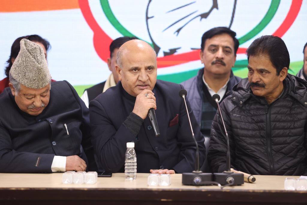 ‘Ghar Wapsi' for Azad loyalists, 19 leaders rejoin Congress