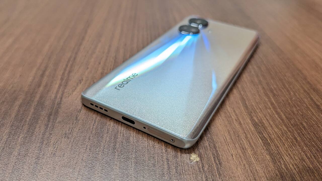 Realme India aims to increase overall smartphone market share; launches P series to drive online growth