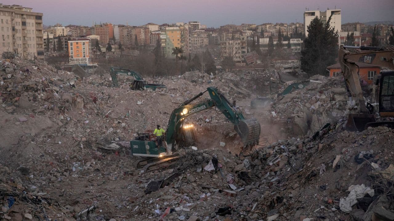 Turkey-Syria Earthquakes: Cold, hunger, despair grip earthquake homeless