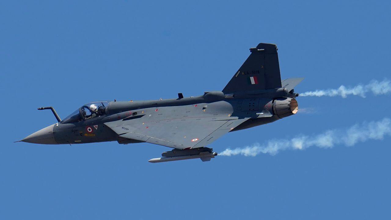 Indian Air Force's fighter aircraft Tejas performs aerobatic maneuvers on the fourth day of the Aero India 2023 at Yelahanka air base in Bengaluru. (Source: AP)