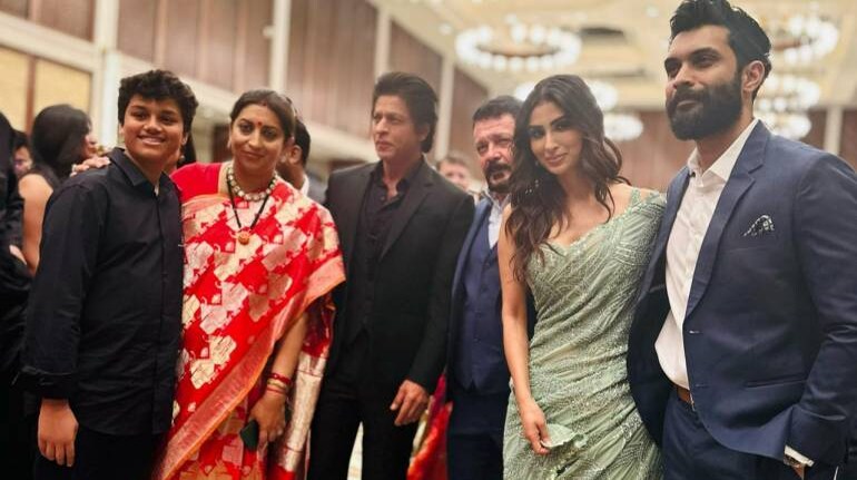 Shah Rukh Khan Attends Smriti Irani’s Daughter’s Reception In Mumbai