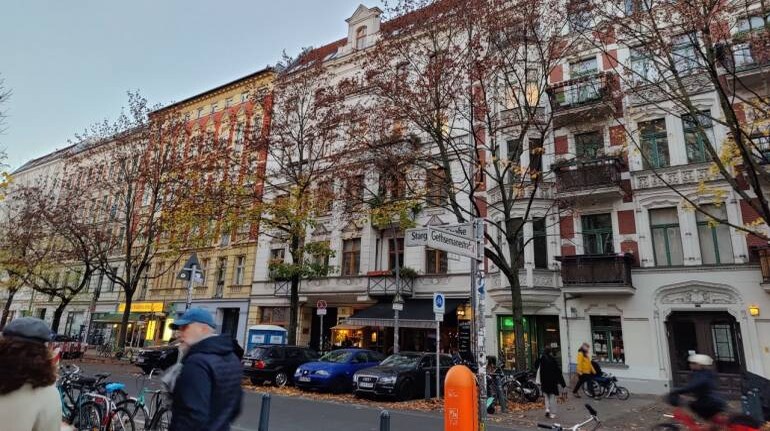 Roughly 80,000 people in Berlin are vegan. Vegan restaurants have cropped up everywhere, and most other restaurants stock vegan options, too. (Photo by Kalpana Sunder) Roughly 80,000 people in Berlin are vegan. Vegan restaurants have cropped up everywhere, and most other restaurants stock vegan options, too. (Photo by Kalpana Sunder)