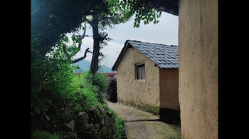 A glimpse of a traditional mud house in Palampur, Himachal Pradesh. (Photo: Satarupa Paul)