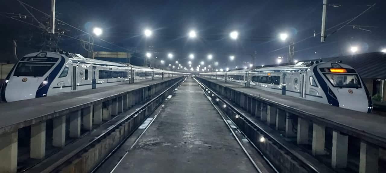 Different paths rooting towards one aim- Convenience. The two new Vande Bharat Express 2.0 trains. Image: Central Railway Twitter Different paths rooting towards one aim- Convenience. The two new Vande Bharat Express 2.0 trains. Image: Central Railway Twitter