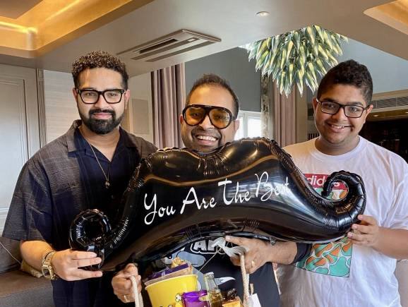 Shankar Mahadevan (centre) with his sons Siddharth Mahadevan (left) and Shivam Mahadevan.